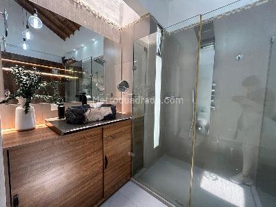 Casa de 3 alcobas en arriendo en Altos Del Poblado Cola Del Zorro, Medellín, 400 m² · foto 9 de 20