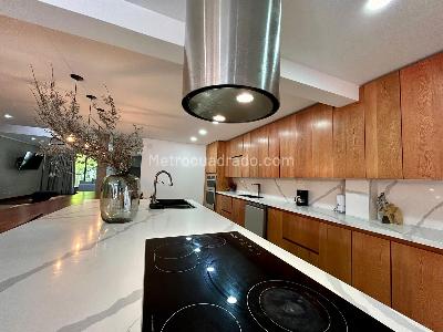 Casa de 3 alcobas en arriendo en Altos Del Poblado Cola Del Zorro, Medellín, 400 m² · foto 15 de 20