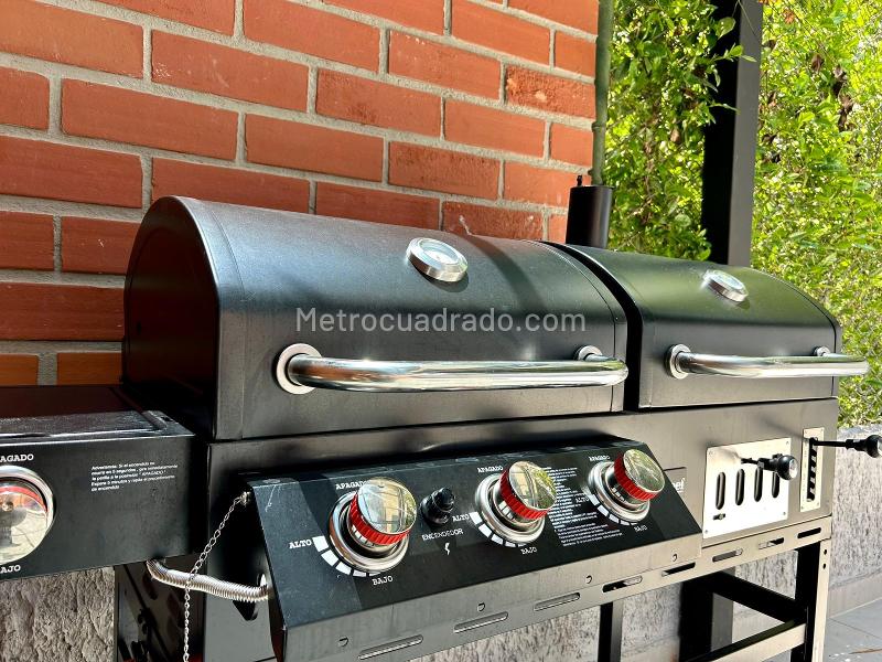 Exclusive 3BR House with Pool in Altos Del Poblado - 2