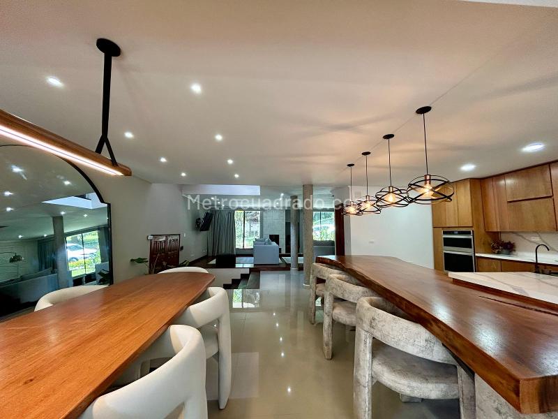 Exclusive 3BR House with Pool in Altos Del Poblado - 5