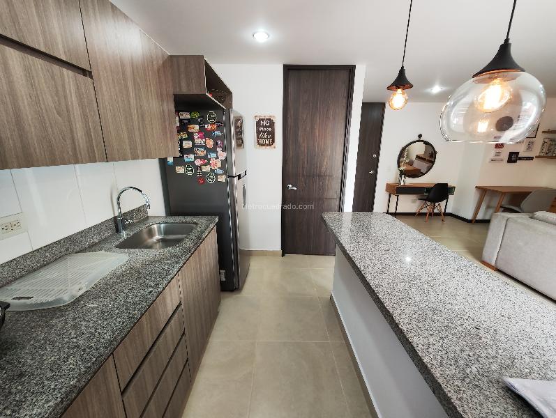 Spacious 2BR Apartment with Study in Conquistadores - 3