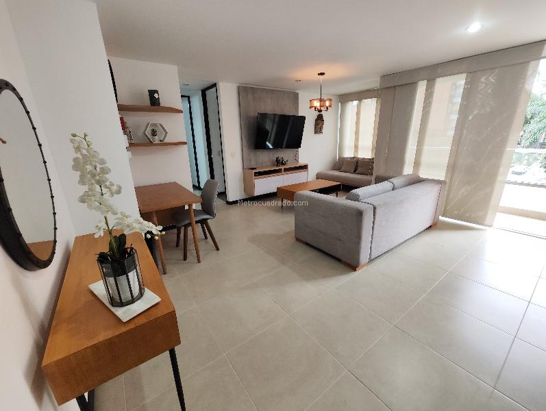 Spacious 2BR Apartment with Study in Conquistadores - 6