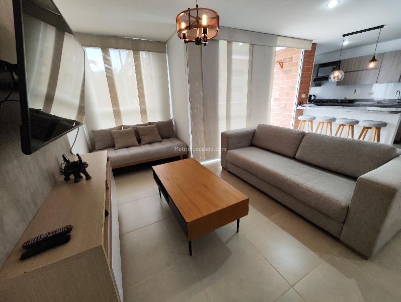 Spacious 2BR Apartment with Study in Conquistadores - 7