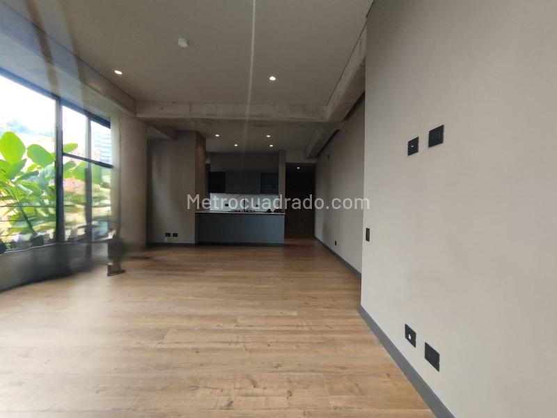 Apartamento Moderno de 1 Alcoba con Terraza en Castropol - 2