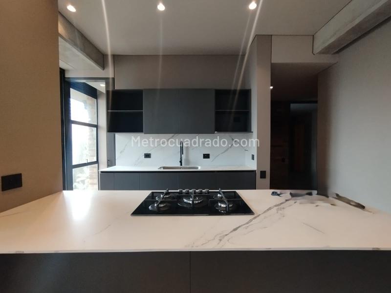 Apartamento Moderno de 1 Alcoba con Terraza en Castropol - 5