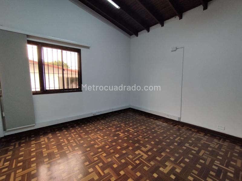 Casa Comercial en Alquiler en Aguacatala, Medellín - 4