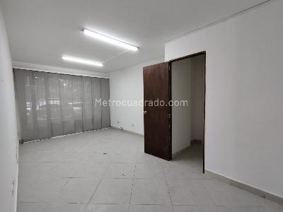 Casa en arriendo en La Aguacatala, Medellín, 440 m² · foto 8 de 20