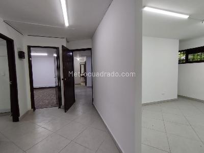 Casa en arriendo en La Aguacatala, Medellín, 440 m² · foto 10 de 20