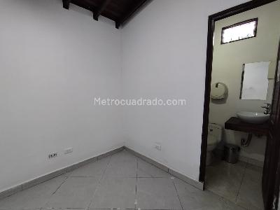 Casa en arriendo en La Aguacatala, Medellín, 440 m² · foto 12 de 20