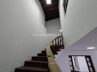 Casa en arriendo en La Aguacatala, Medellín, 440 m² · foto 17 de 20