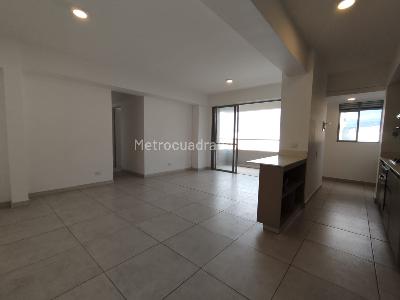 Apartamento de 3 alcobas en arriendo en Jardines, Envigado, 84 m² · foto 3 de 17