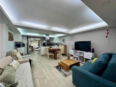 Casa de 3 alcobas en venta en La Cuenca, Envigado, 156 m² · foto 2 de 20