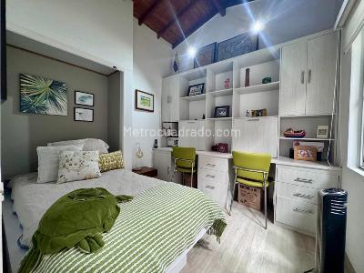 Casa de 3 alcobas en venta en La Cuenca, Envigado, 156 m² · foto 8 de 20