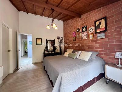 Casa de 3 alcobas en venta en La Cuenca, Envigado, 156 m² · foto 9 de 20
