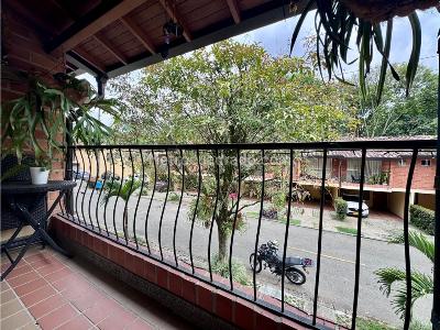 Casa de 3 alcobas en venta en La Cuenca, Envigado, 156 m² · foto 15 de 20