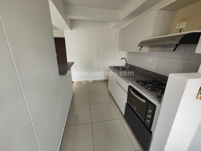 Nature-Inspired 2BR Apartment in Calasanz Parte Alta - 2