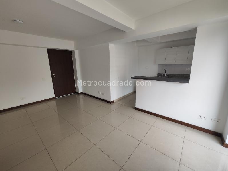 Nature-Inspired 2BR Apartment in Calasanz Parte Alta - 4