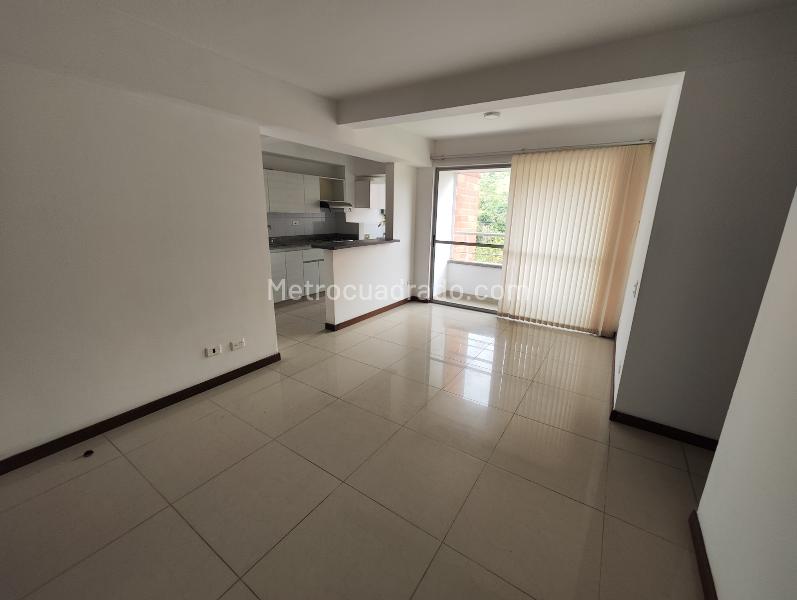 Nature-Inspired 2BR Apartment in Calasanz Parte Alta - 5