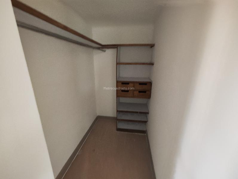 Spacious 3BR Apartment with Pool in Laureles - 5