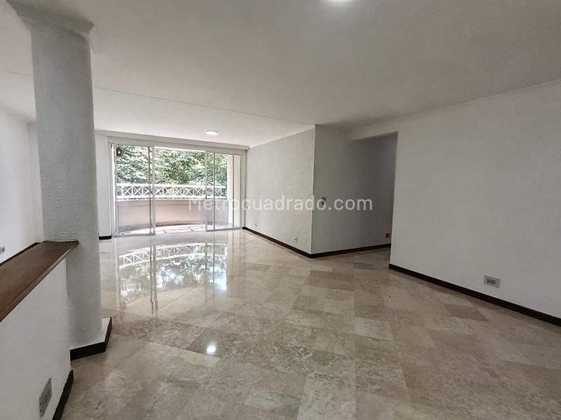 3BR Apartment in El Tesoro with Amenities - 3