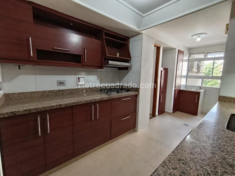 3BR Apartment in El Tesoro with Amenities - 5