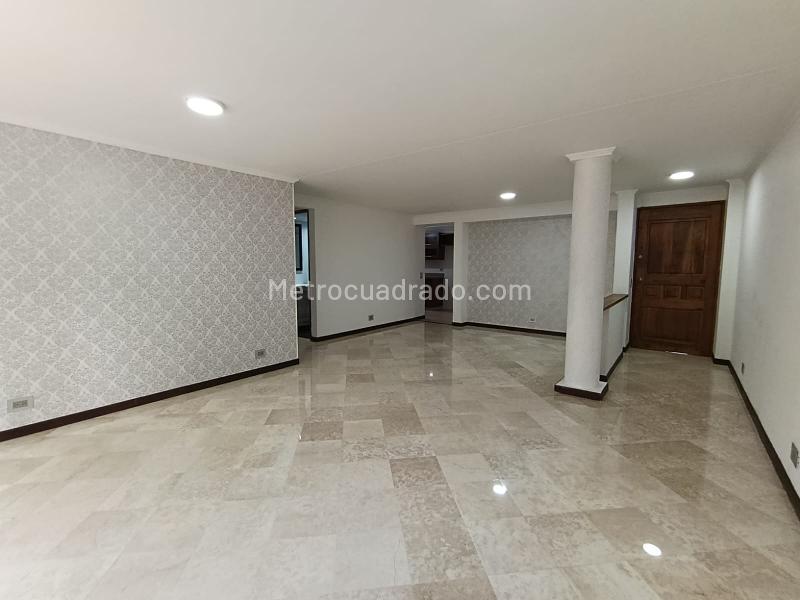 3BR Apartment in El Tesoro with Amenities - 6