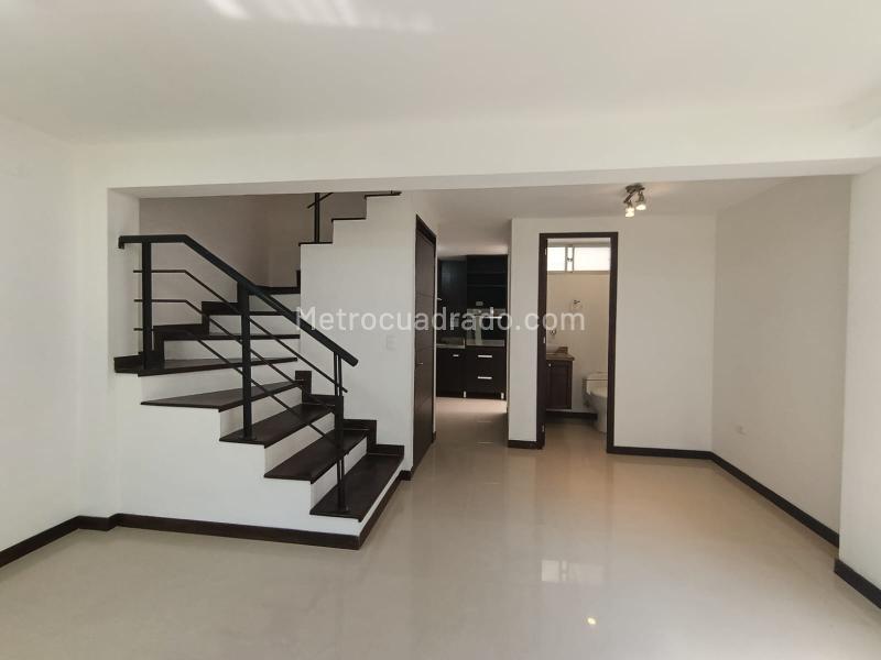 Casa Tranquila de 3 Alcobas en La Loma de Los Bernal - 2