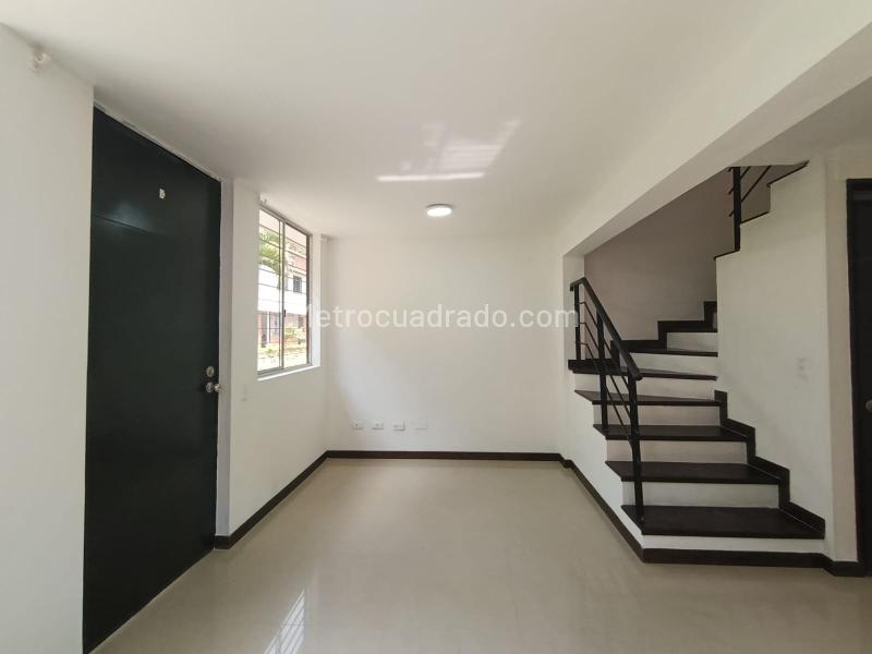 Casa Tranquila de 3 Alcobas en La Loma de Los Bernal - 3