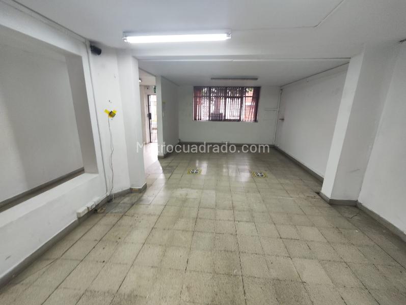 Casa Comercial de 5 Alcobas en Prado Centro, Medellín - 4