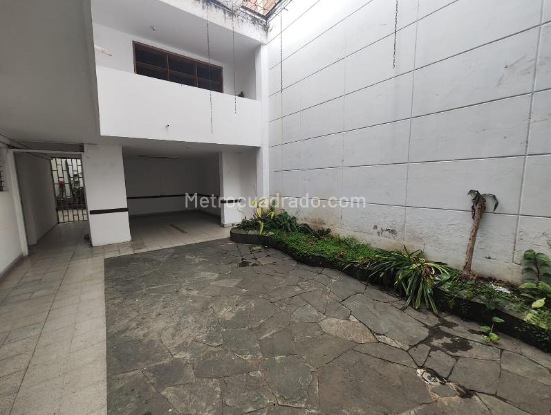 Casa Comercial de 5 Alcobas en Prado Centro, Medellín - 5
