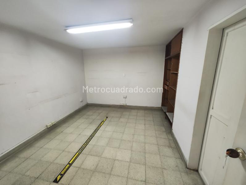 Casa Comercial de 5 Alcobas en Prado Centro, Medellín - 8