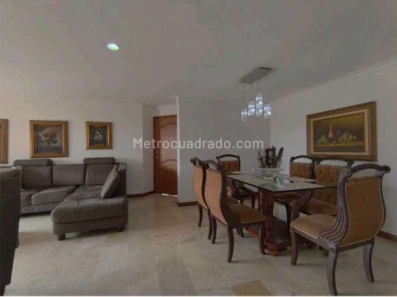 Spacious 3BR Apartment with Service Room in Laureles - 3
