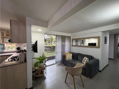 Apartamento de 3 alcobas en venta en Belen, Medellín, 66 m² · foto 2 de 13