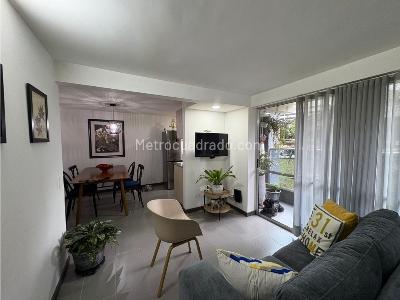 Apartamento de 3 alcobas en venta en Belen, Medellín, 66 m² · foto 3 de 13