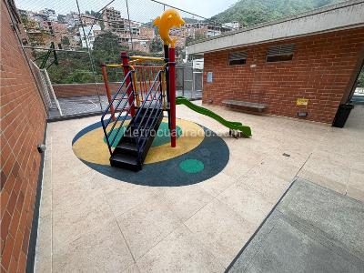 Apartamento de 3 alcobas en venta en Belen, Medellín, 66 m² · foto 11 de 13