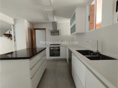 Casa de 3 alcobas en venta en El Poblado, Medellín, 230 m² · foto 6 de 20