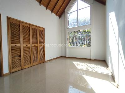 Casa de 3 alcobas en venta en El Poblado, Medellín, 230 m² · foto 15 de 20