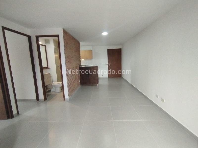 Remodeled 2BR Apartment in Loma De Los Parra