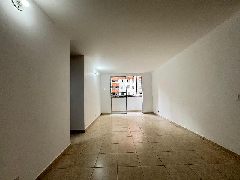 Apartamento de 3 Alcobas en Ciudad del Río con Balcón - 4