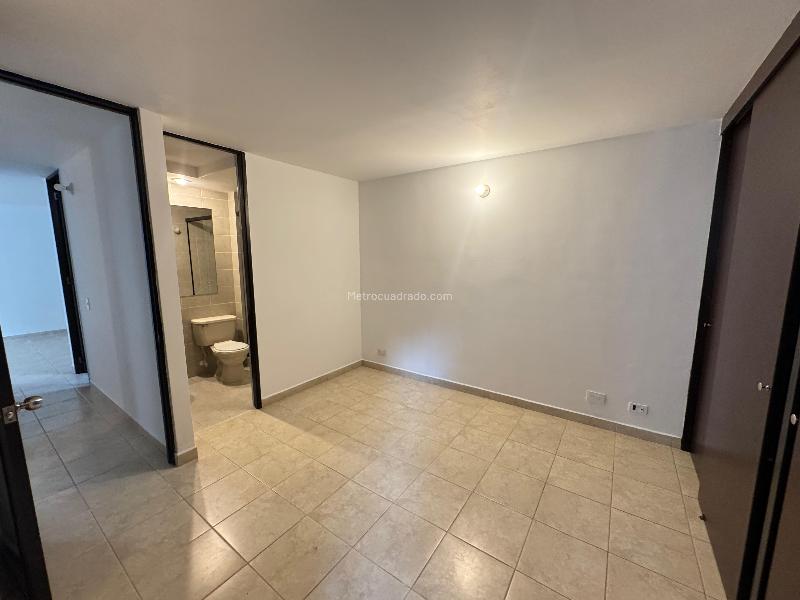 Apartamento de 3 Alcobas en Ciudad del Río con Balcón - 5