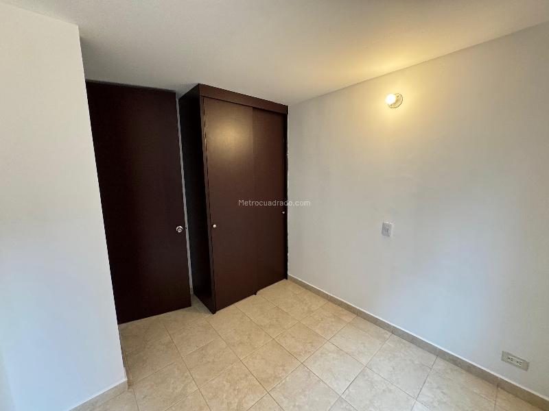 Apartamento de 3 Alcobas en Ciudad del Río con Balcón - 8