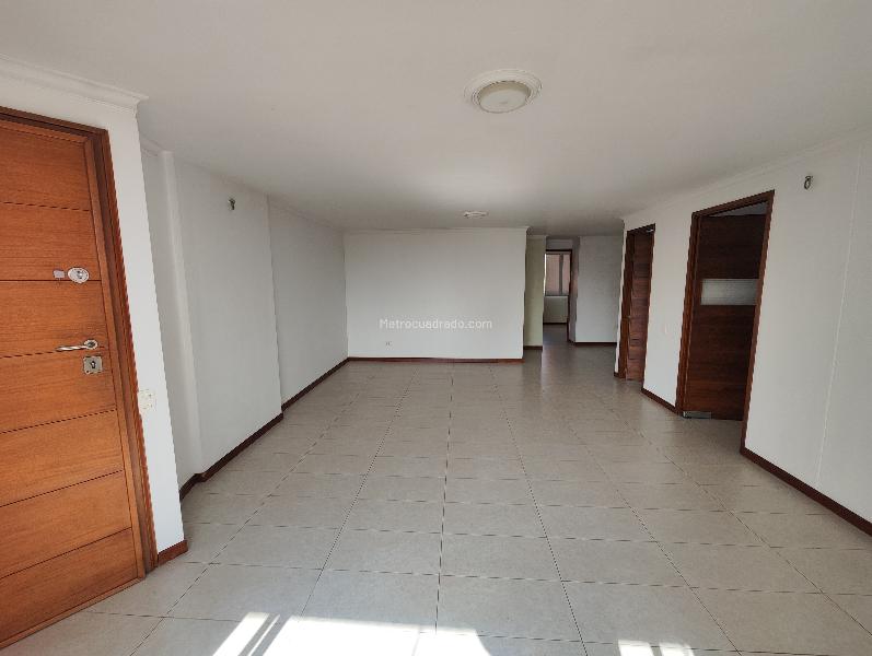Excellent 2BR Apartment in Laureles Medellin