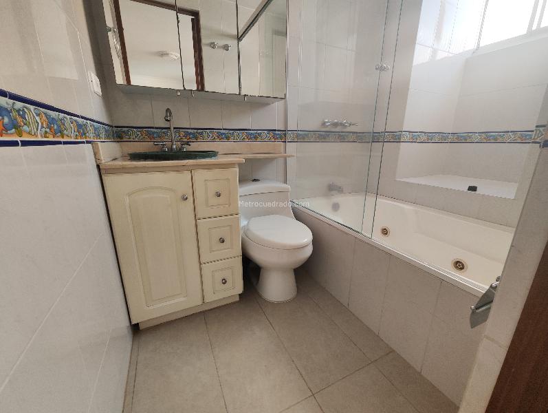 Excellent 2BR Apartment in Laureles Medellin - 8