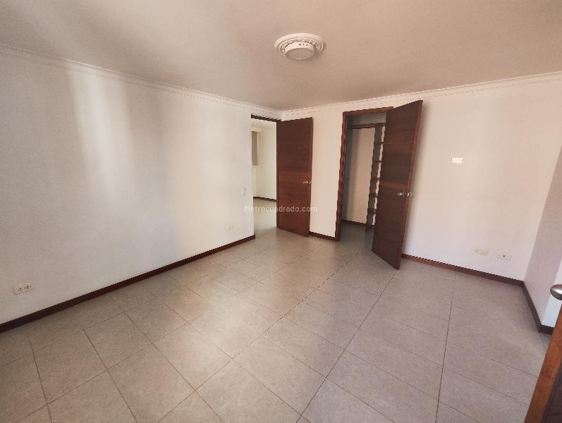 Excellent 2BR Apartment in Laureles Medellin - 9