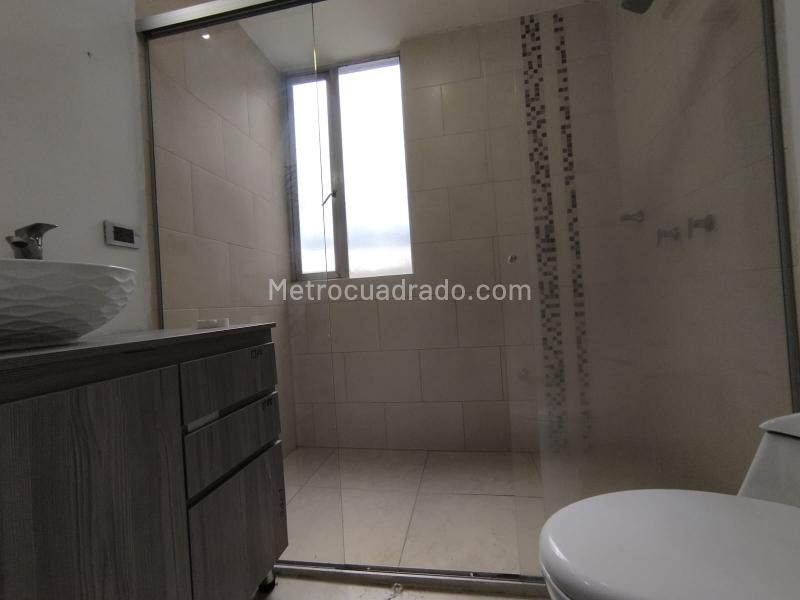 Spacious 4BR Apartment in El Tesoro - 3