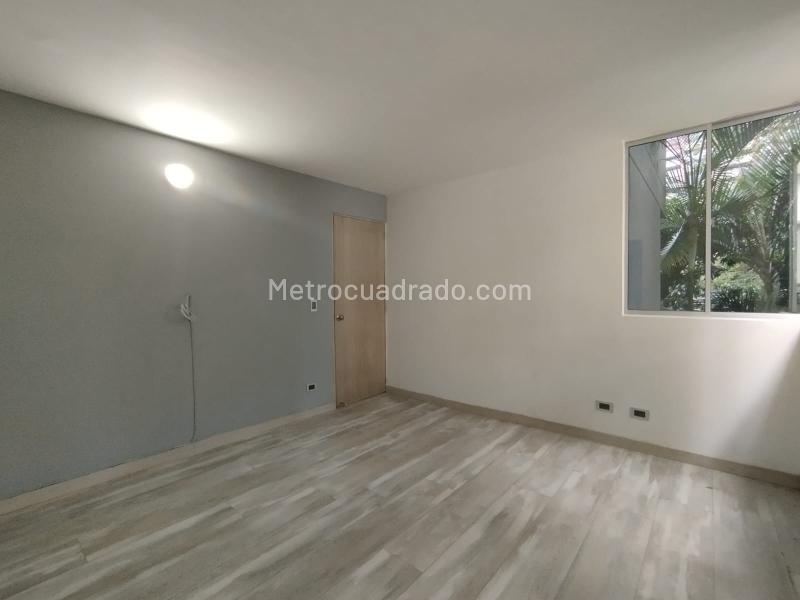 Spacious 4BR Apartment in El Tesoro - 7