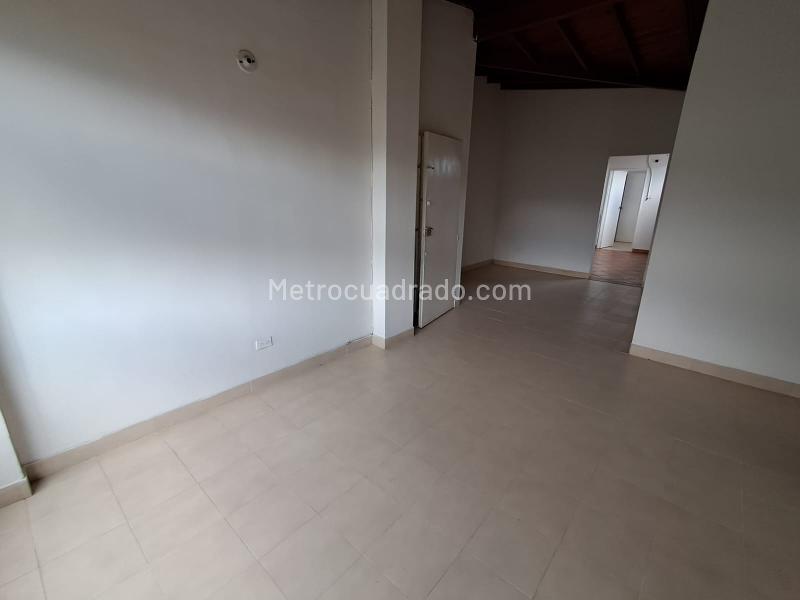 4BR Apartment with 3 Baths in San Bernardo