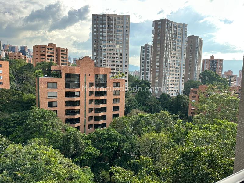 Brand New 2BR Apartment in Exclusive Vizcaya Area