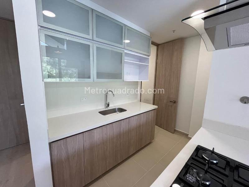 1BR Apartment in El Retiro (73 m²) - 3