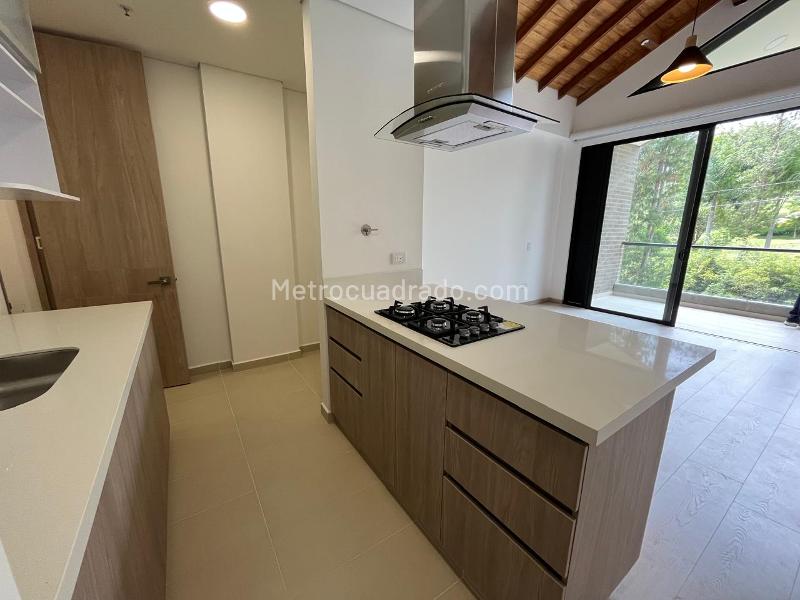 1BR Apartment in El Retiro (73 m²) - 4